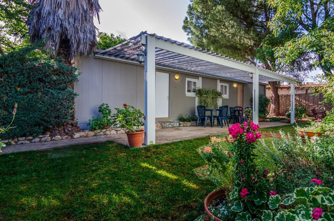Yuval Orna'S Corner B&B 외부 사진